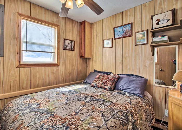 Secluded Remer Cabin W/ Lake Access!