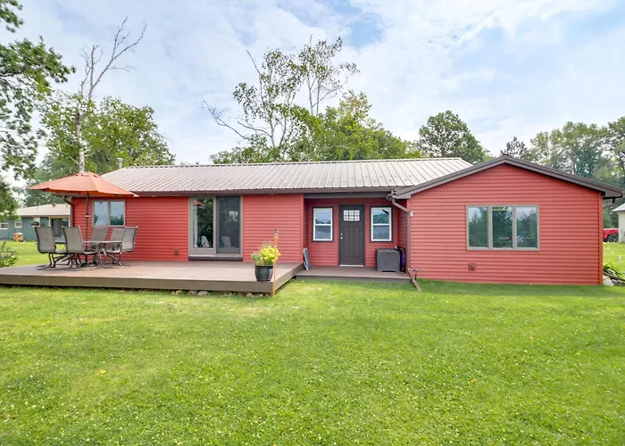 Boat Dock & Launch: Family Cabin On Prairie Lake!