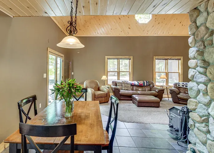 Waterfront Cabin On Trout Lake W/ Private Dock!